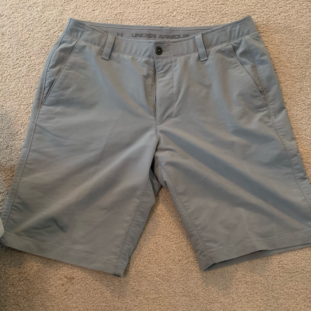 Light Grey Under Armour Golf Shorts - Size 34